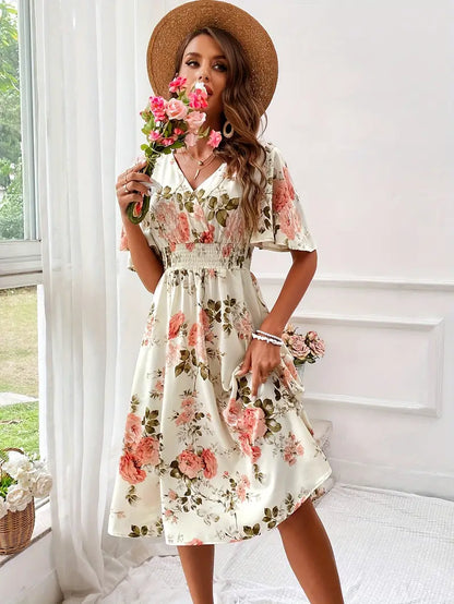 Abigail – v-hals kjole med blomsterprint for sommer