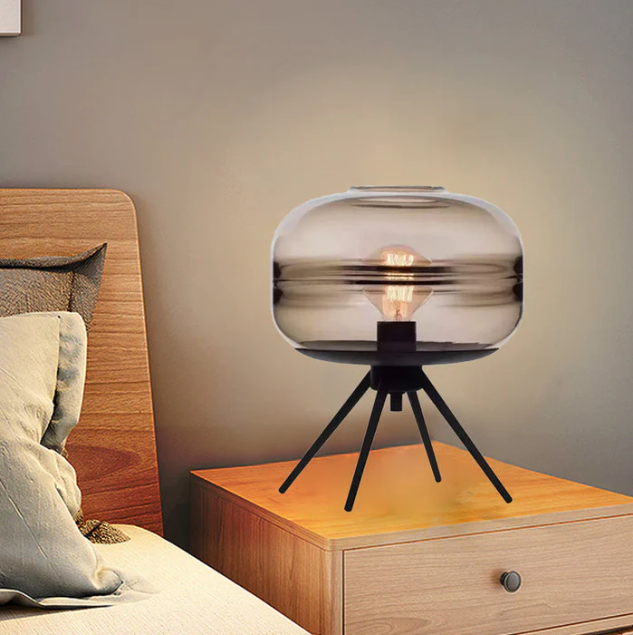 ArtistiLight - lampe med fire moderne kreative ben